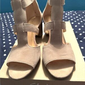 NEW: Clark’s GORGEOUS Sand suede sandals!!